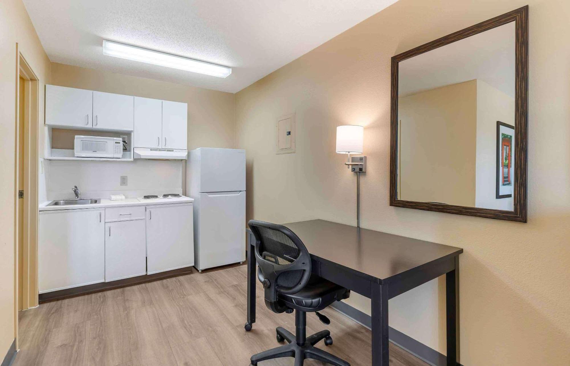 Extended Stay America Suites - St Louis - Westport - E Lackland Rd Maryland Heights Zewnętrze zdjęcie